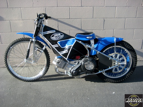 JAWA Model 889