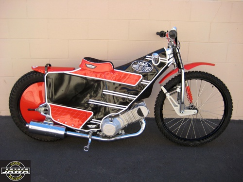 JAWA Model 889